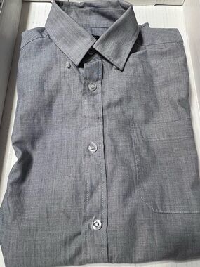 Men's Grey Long-Sleeve Dress Shirt with Chest Pocket